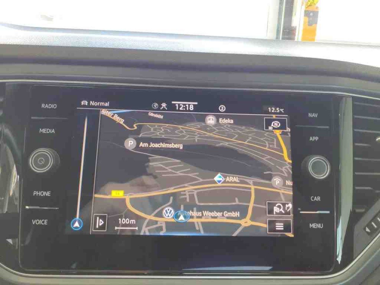 Fahrzeugabbildung Volkswagen T-Roc Cabriolet R-Line 1.5 TSI DSG Navi LED