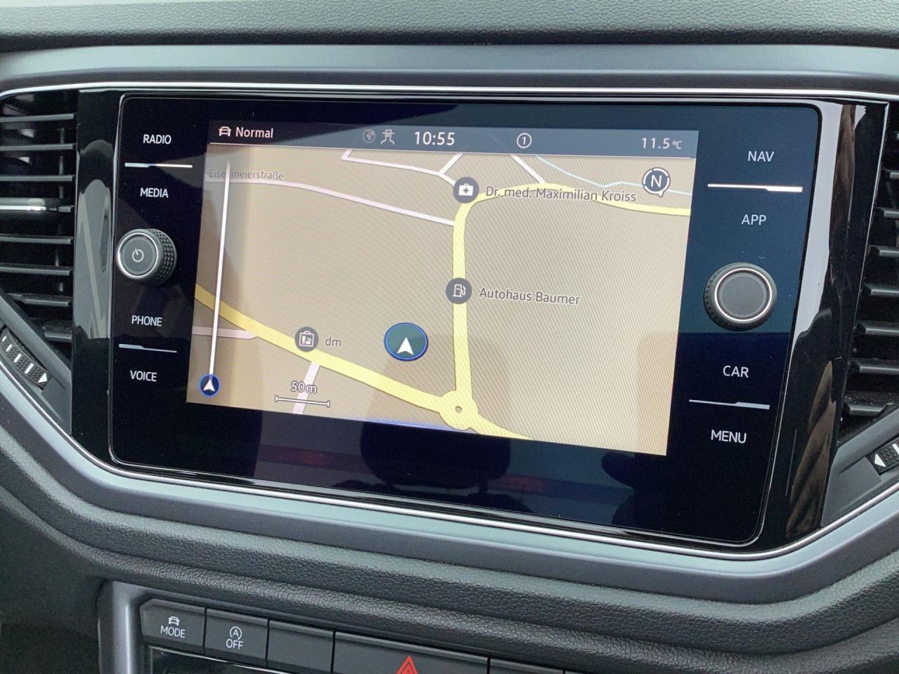 Fahrzeugabbildung Volkswagen T-Roc Cabriolet R-Line 1.5 TSI DSG Navi LED