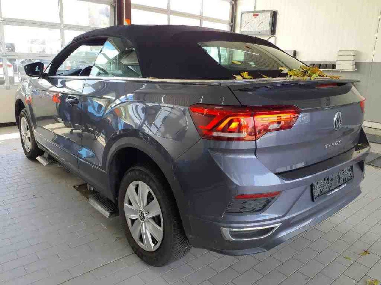 Fahrzeugabbildung Volkswagen T-Roc Cabriolet R-Line 1.5 TSI DSG Navi LED
