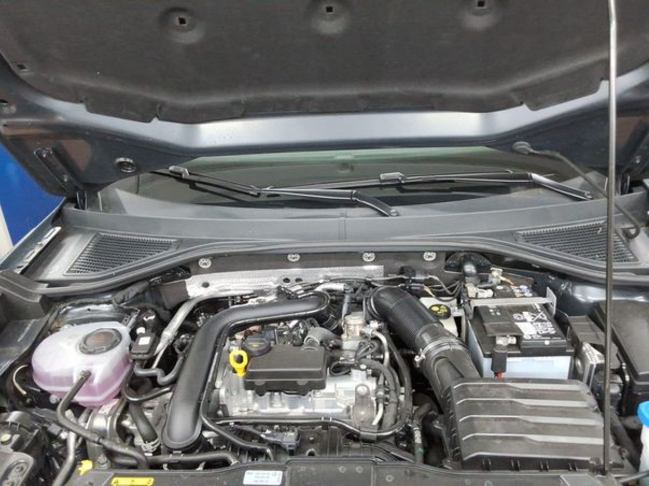 Fahrzeugabbildung Volkswagen T-ROC GOAL 1.0 TSI Navi LED Kamera ACC Bluetooth