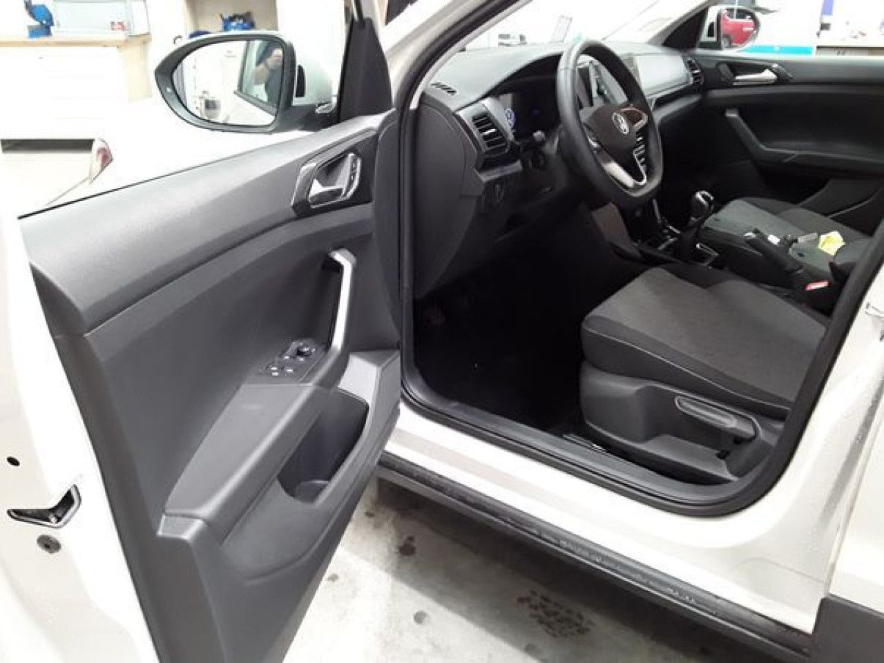 Fahrzeugabbildung Volkswagen T-Cross Life 1.0 TSI Navi LED Kamera ACC Klima