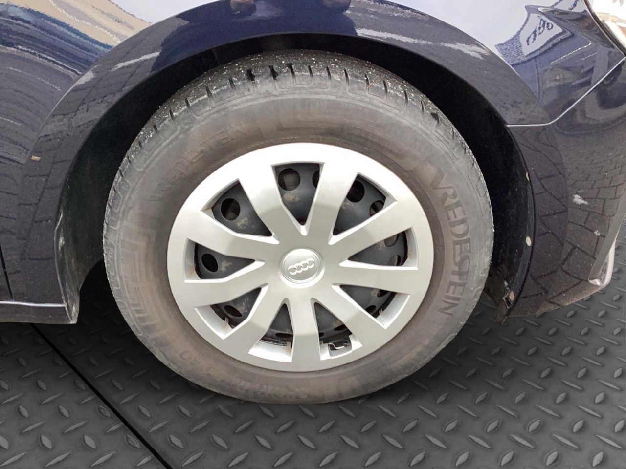 Fahrzeugabbildung Audi A1 Sportback 30 TFSI S tronic Navi SHZ PDC Klima