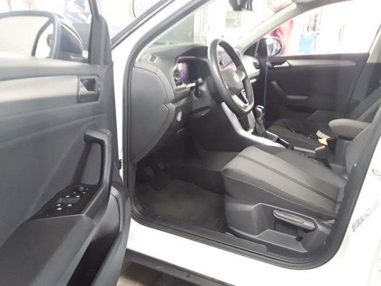 Fahrzeugabbildung Volkswagen T-ROC Life 1.0 TSI Navi LED-Plus Kamera ACC