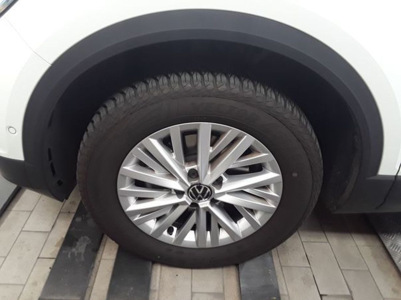 Fahrzeugabbildung Volkswagen T-ROC Life 1.0 TSI Navi LED-Plus Kamera ACC