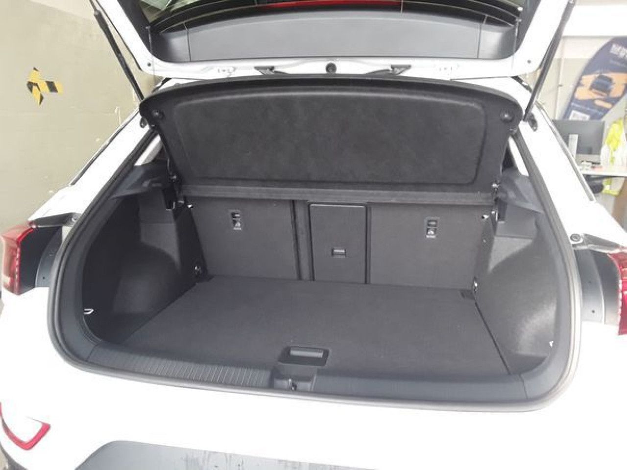 Fahrzeugabbildung Volkswagen T-ROC Life 1.0 TSI Navi LED-Plus Kamera ACC