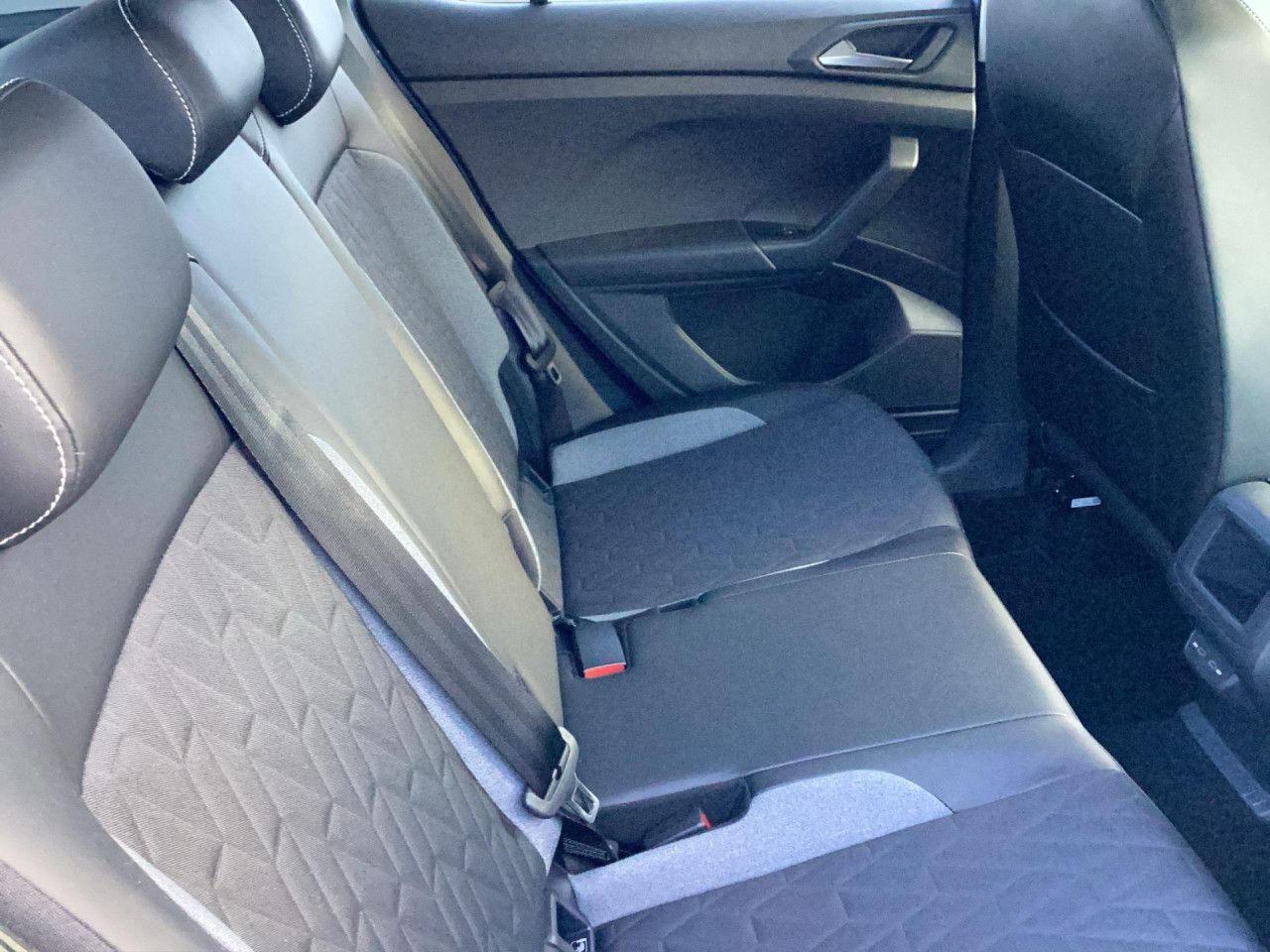 Fahrzeugabbildung Volkswagen T-Cross GOAL 1.5 TSI DSG Navi LED Kamera ACC