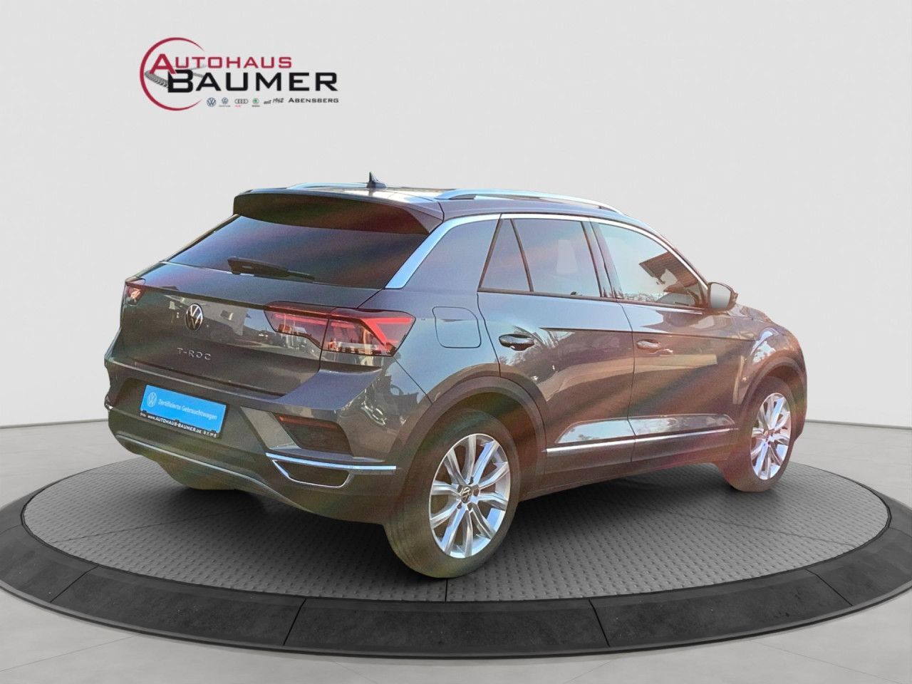 Fahrzeugabbildung Volkswagen T-Roc Sport 1.5 TSI DSG AHK LED Navi SHZ PDC