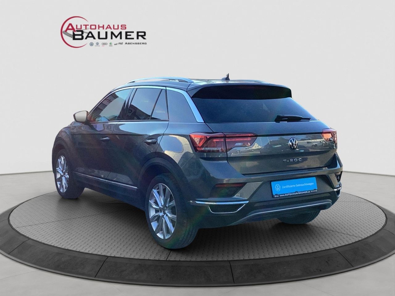 Fahrzeugabbildung Volkswagen T-Roc Sport 1.5 TSI DSG AHK LED Navi SHZ PDC