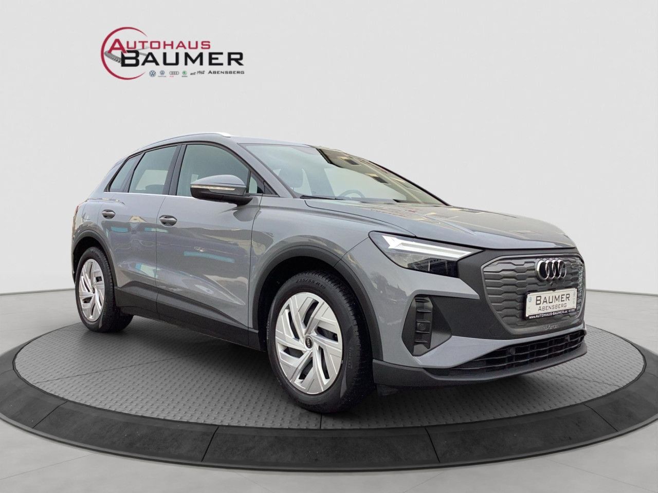 Fahrzeugabbildung Audi Q4 e-tron 55 kWh LED SHZ PDC hinten Bluetooth