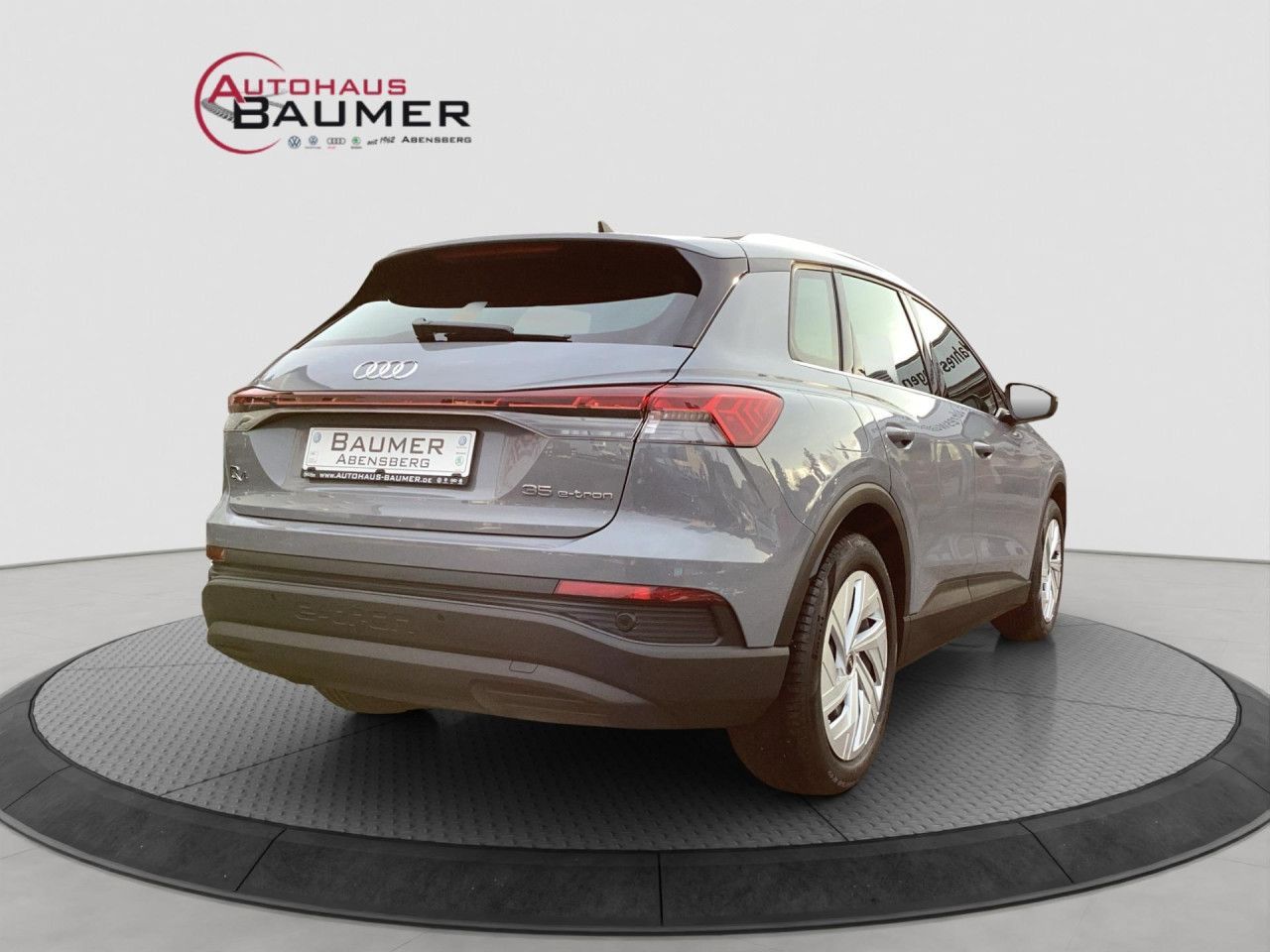 Fahrzeugabbildung Audi Q4 e-tron 55 kWh LED SHZ PDC hinten Bluetooth
