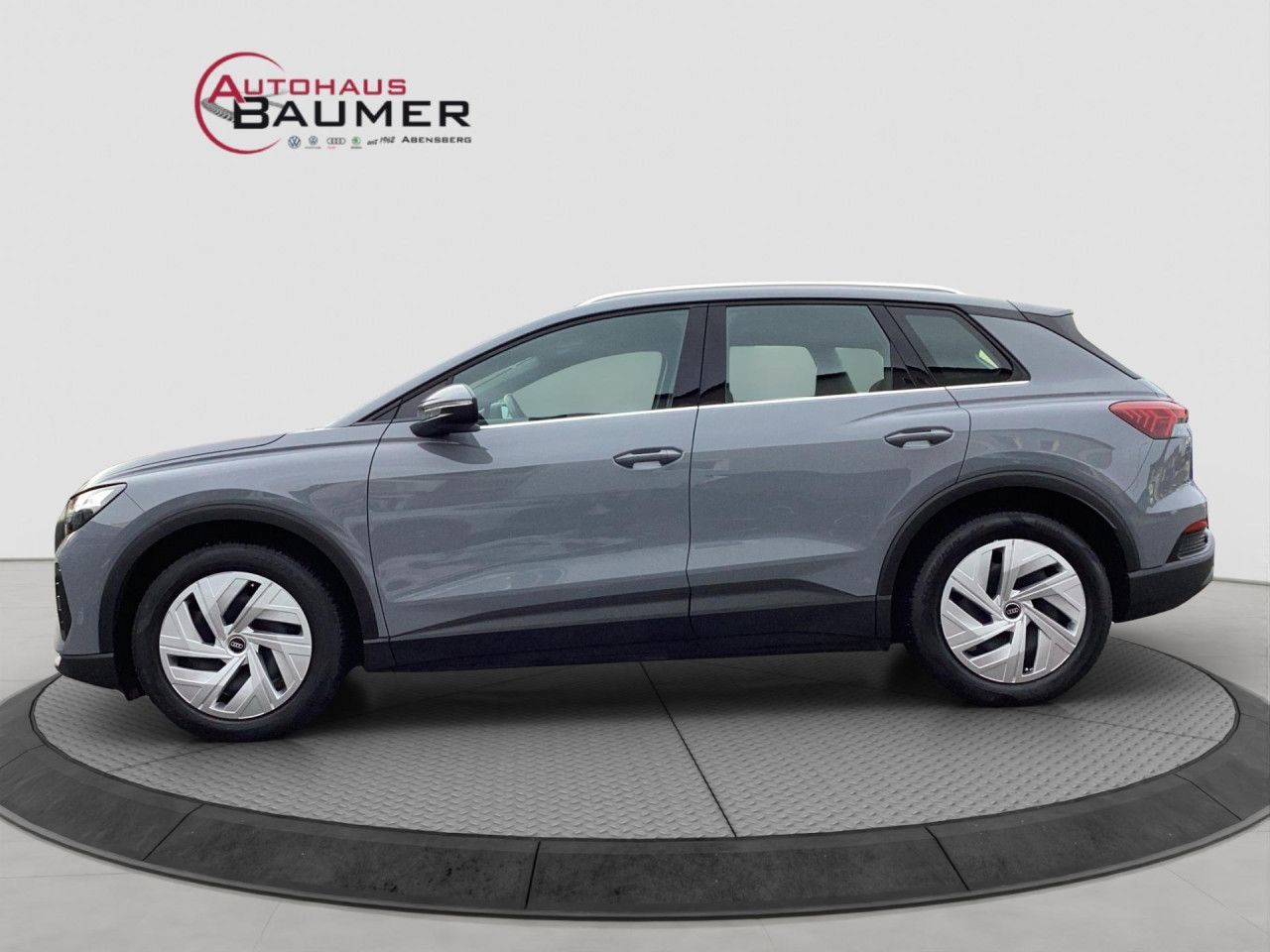 Fahrzeugabbildung Audi Q4 e-tron 55 kWh LED SHZ PDC hinten Bluetooth