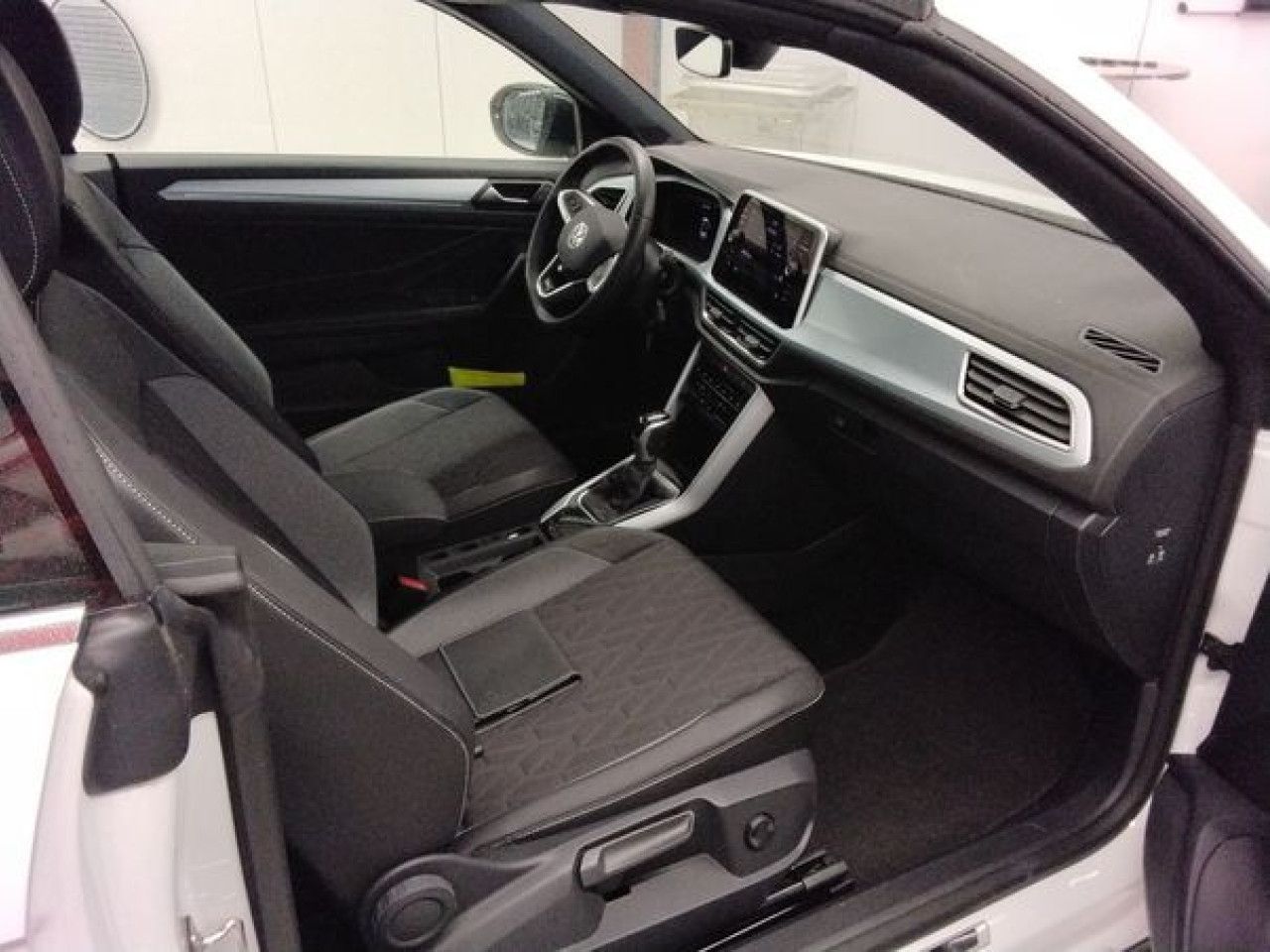 Fahrzeugabbildung Volkswagen T-Roc Cabriolet GOAL 1.5 TSI DSG Navi LED-Plus