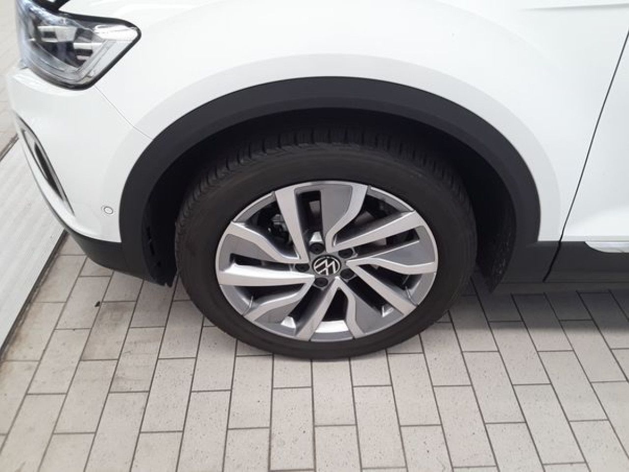 Fahrzeugabbildung Volkswagen T-Roc Cabriolet GOAL 1.5 TSI DSG Navi LED-Plus