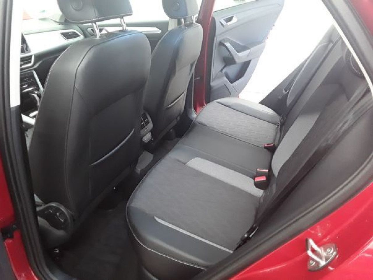 Fahrzeugabbildung Volkswagen T-ROC GOAL 1.5 TSI DSG Kamera Navi LED ACC Klima