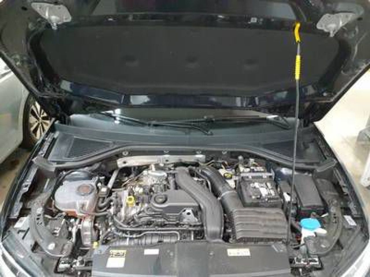 Fahrzeugabbildung Volkswagen T-Roc Cabriolet R-Line 1.5 TSI DSG AHK Navi LED