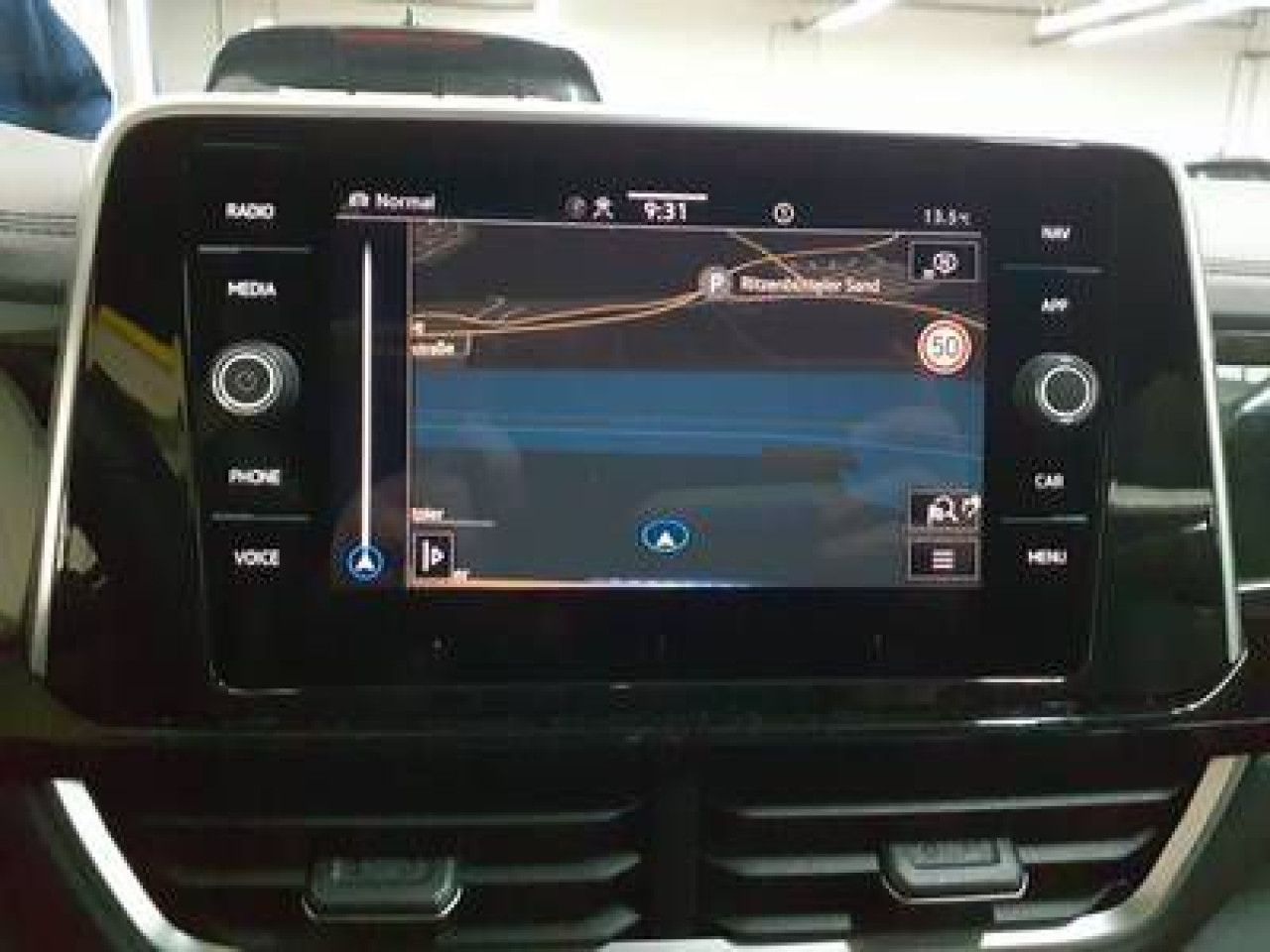 Fahrzeugabbildung Volkswagen T-Roc Cabriolet R-Line 1.5 TSI DSG AHK Navi LED