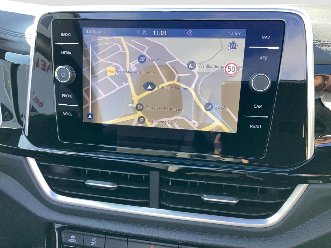 Fahrzeugabbildung Volkswagen T-Roc Cabriolet R-Line 1.5 TSI DSG AHK Navi LED