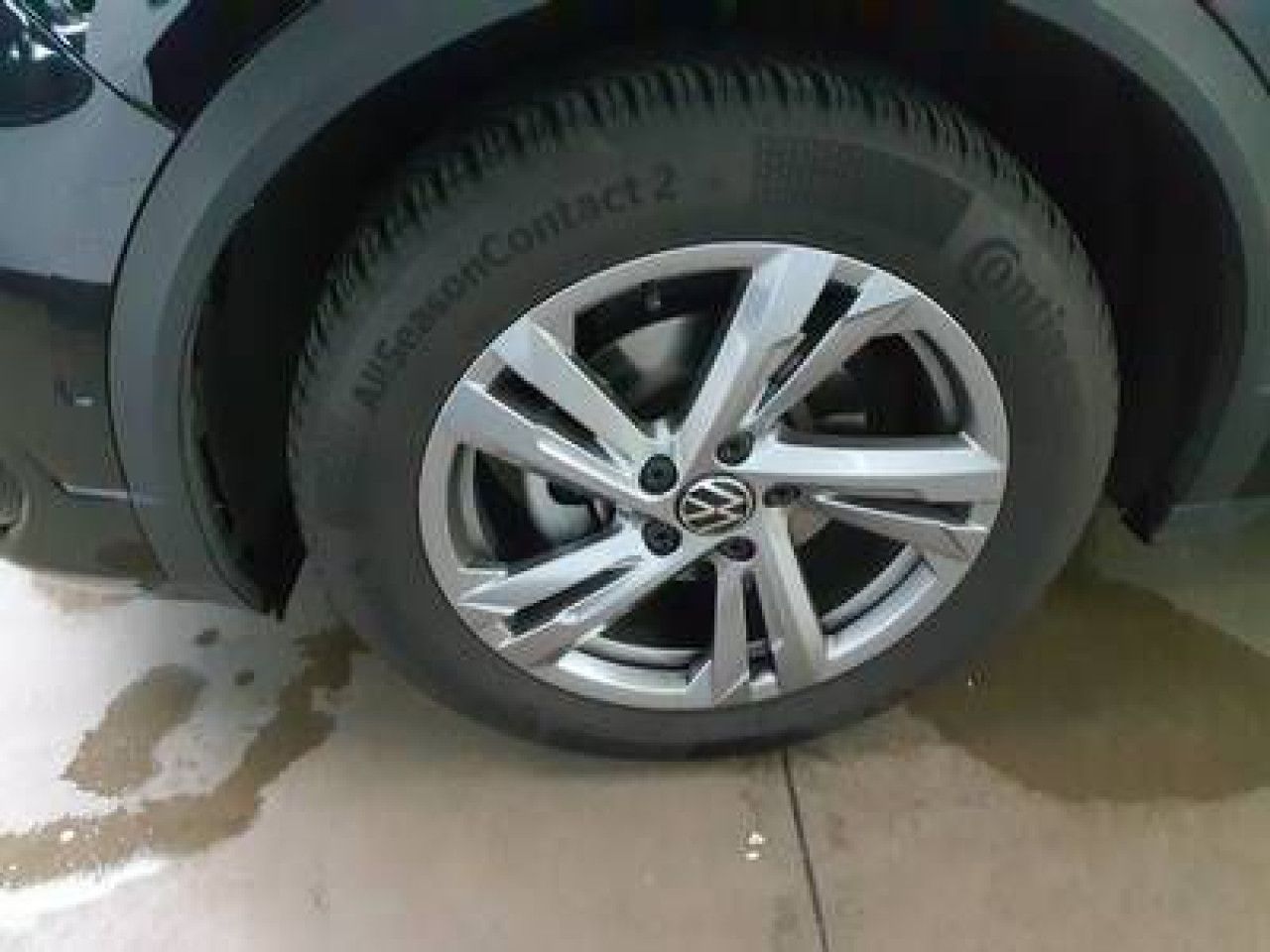 Fahrzeugabbildung Volkswagen T-Roc Cabriolet R-Line 1.5 TSI DSG AHK Navi LED