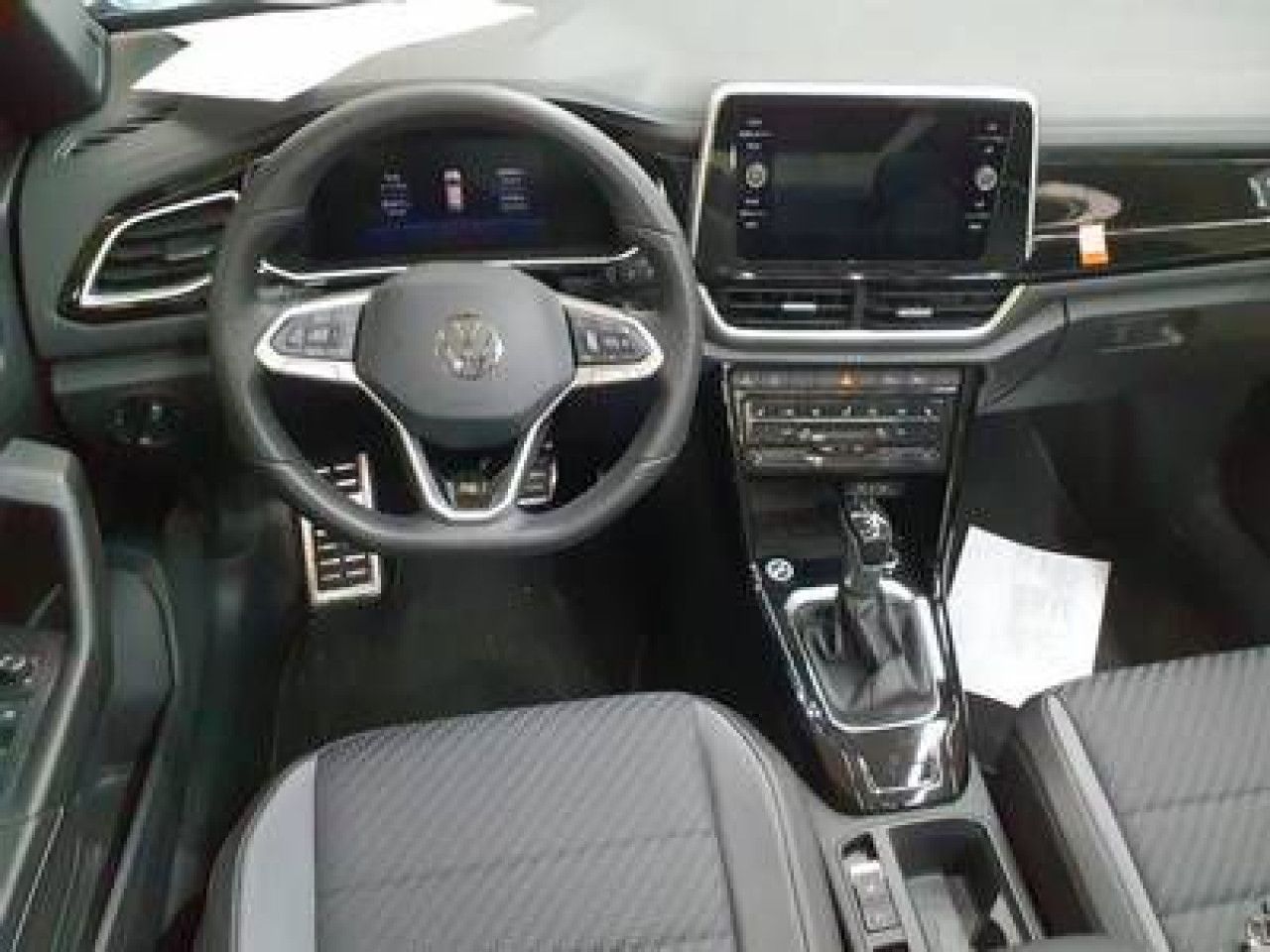 Fahrzeugabbildung Volkswagen T-Roc Cabriolet R-Line 1.5 TSI DSG AHK Navi LED