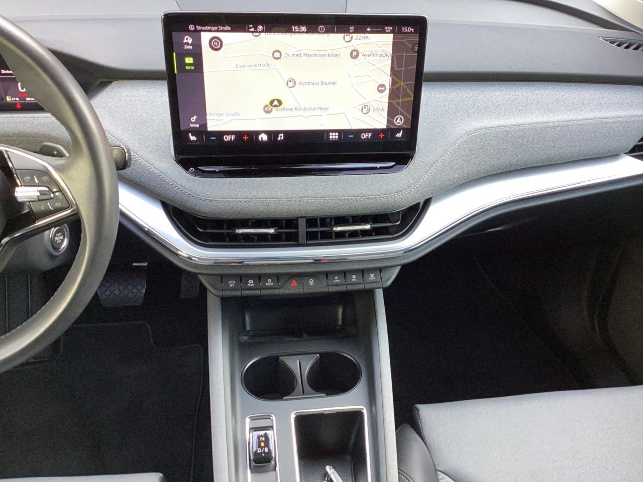 Fahrzeugabbildung SKODA Enyaq iV 55 kWh Kamera NAvi LED ACC Panorama SHZ