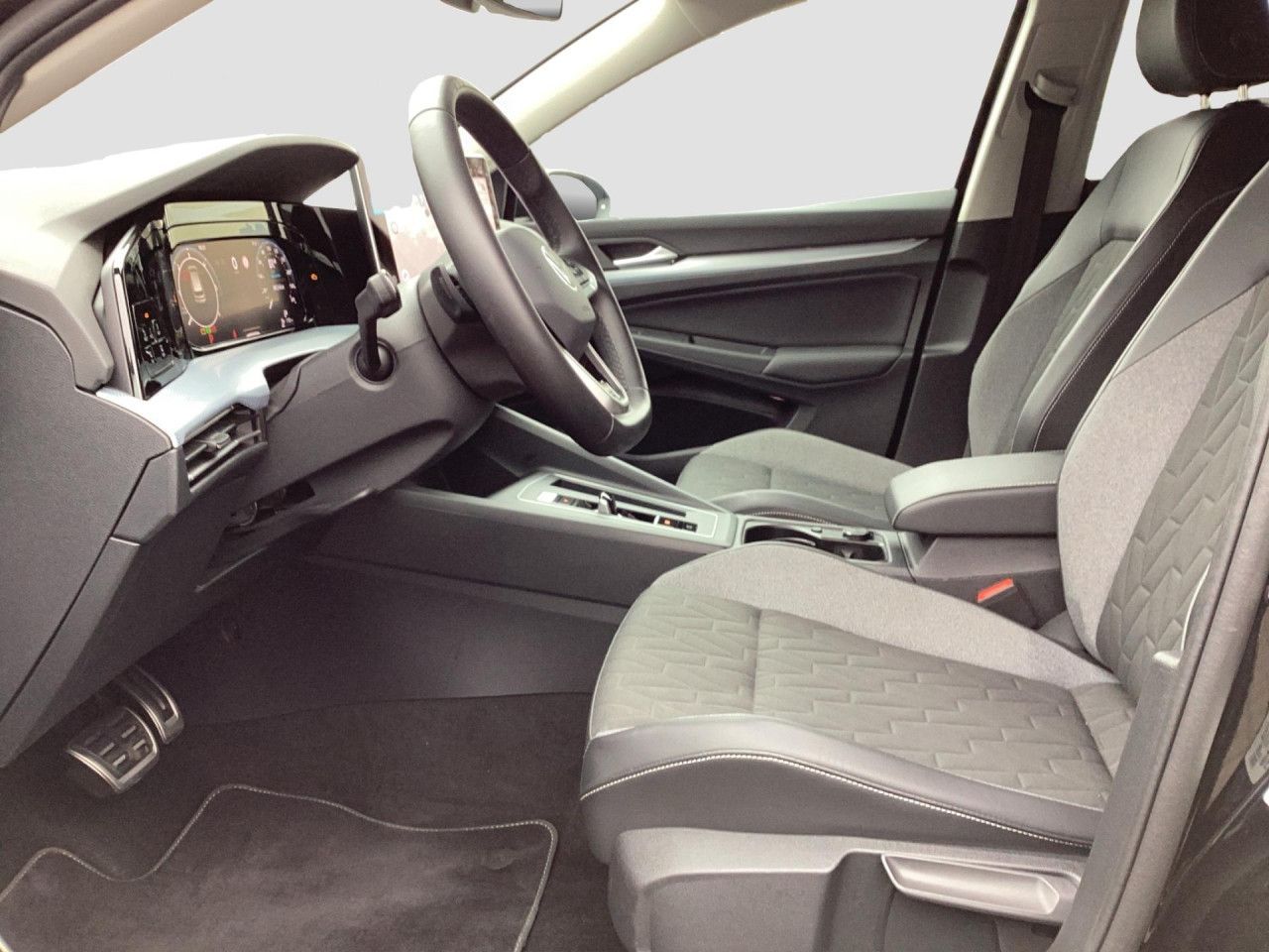 Fahrzeugabbildung Volkswagen Golf Life 2.0 TDI DSG AHK Kamera Navi LED-Plus