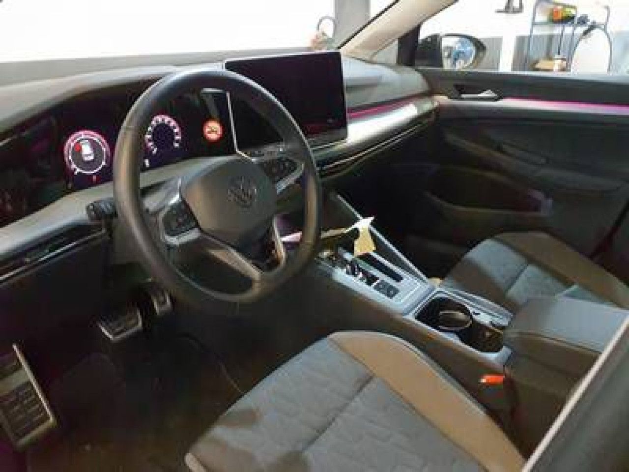 Fahrzeugabbildung Volkswagen Golf Life 2.0 TDI DSG AHK Kamera Navi LED-Plus