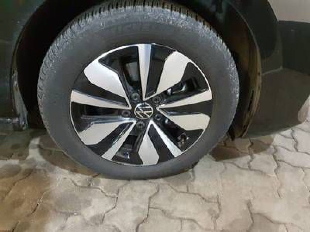 Fahrzeugabbildung Volkswagen Golf Life 2.0 TDI DSG AHK Kamera Navi LED-Plus