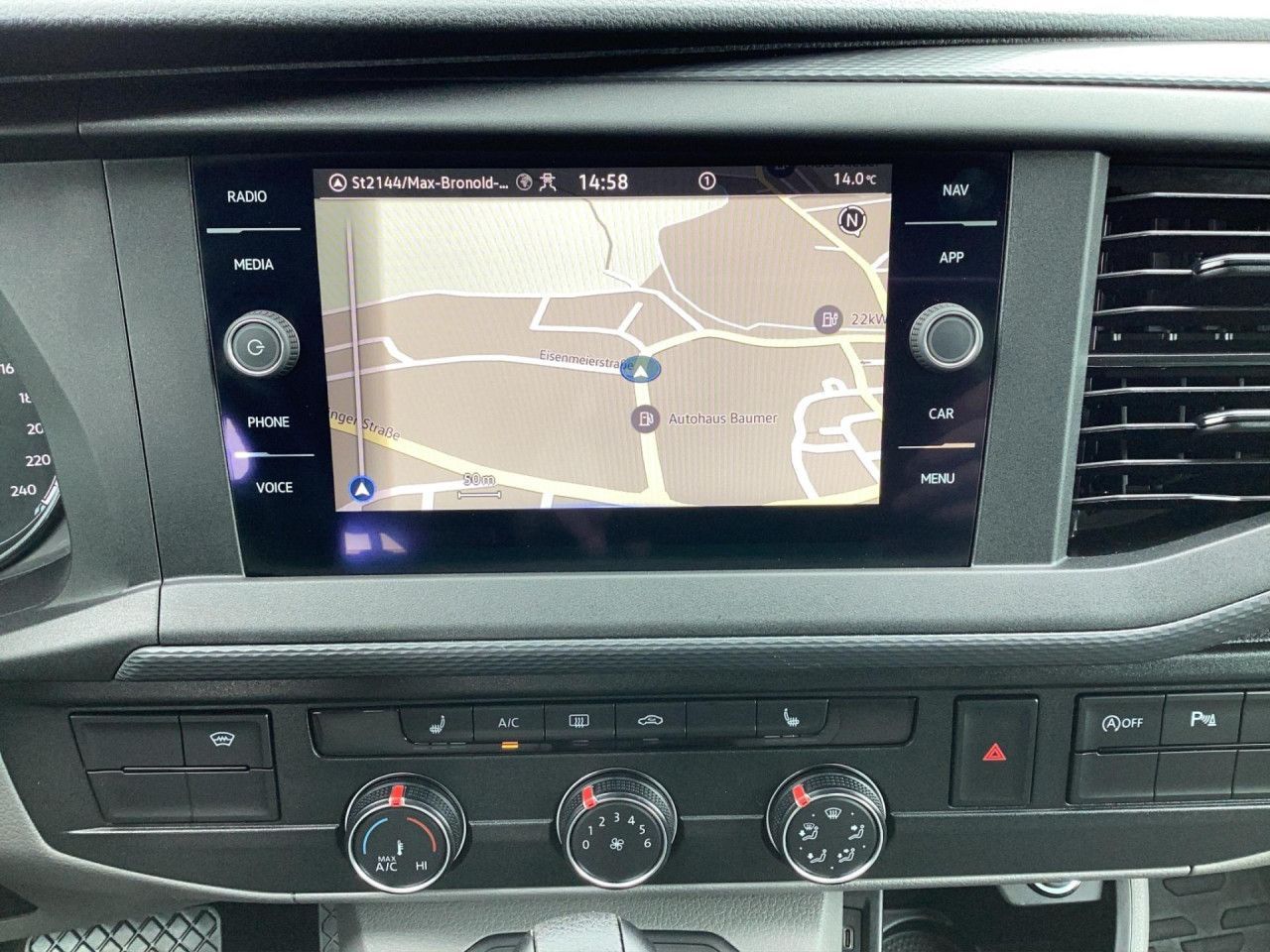 Fahrzeugabbildung Volkswagen T6.1 Caravelle Comfortline 2.0 TDI DSG 9-Sitze