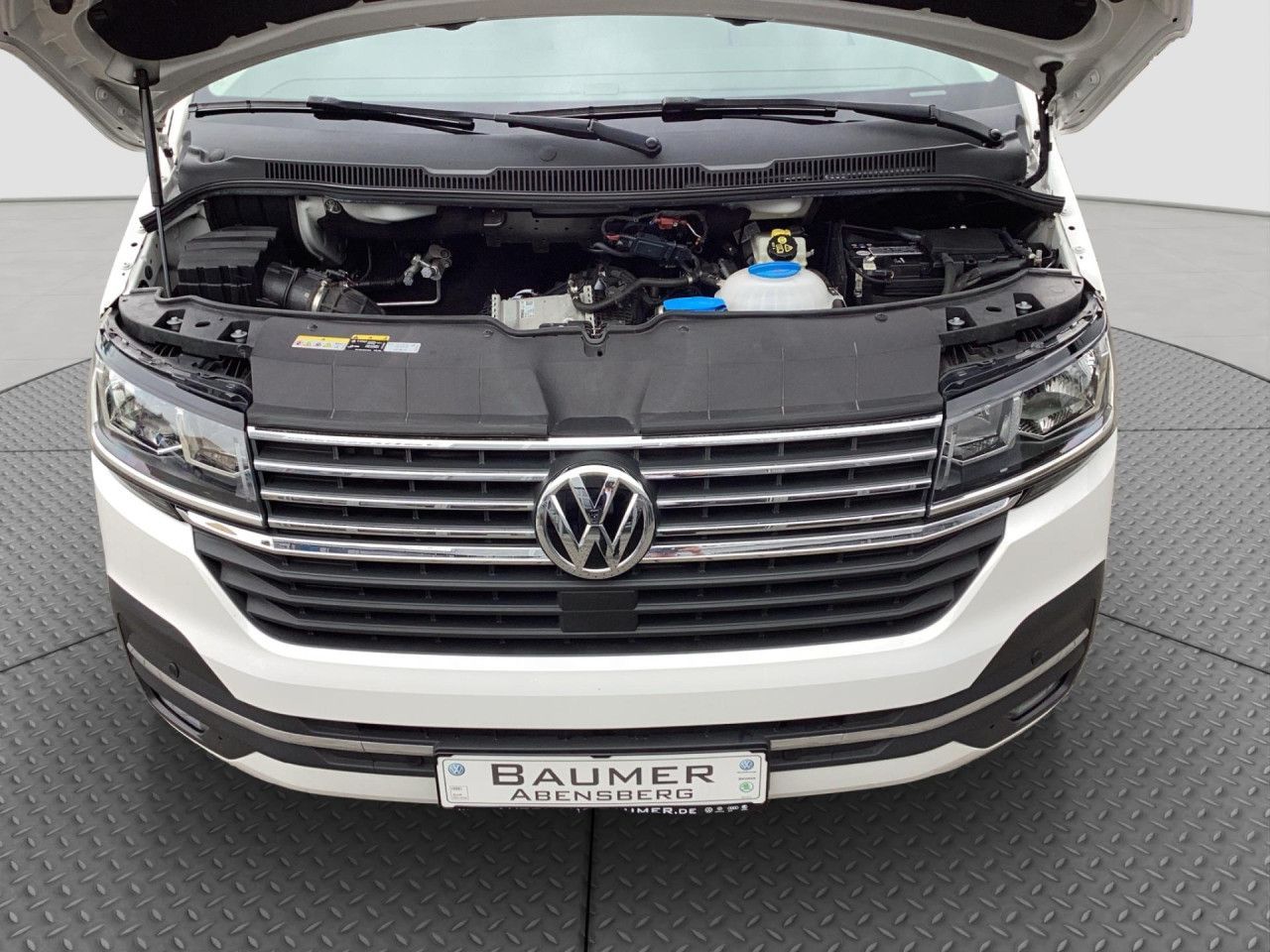 Fahrzeugabbildung Volkswagen T6.1 Caravelle Comfortline 2.0 TDI DSG 9-Sitze