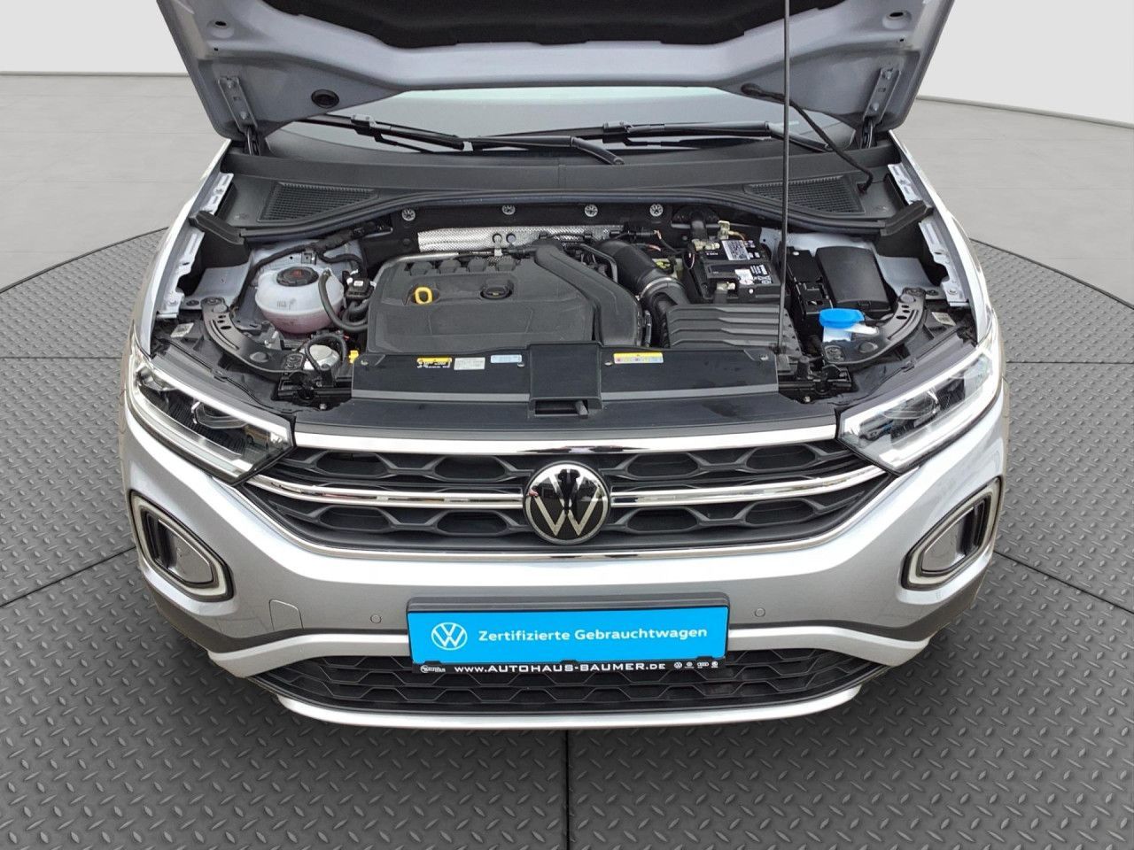 Fahrzeugabbildung Volkswagen T-ROC Style 1.5 TSI AHK Navi LED Standheizung