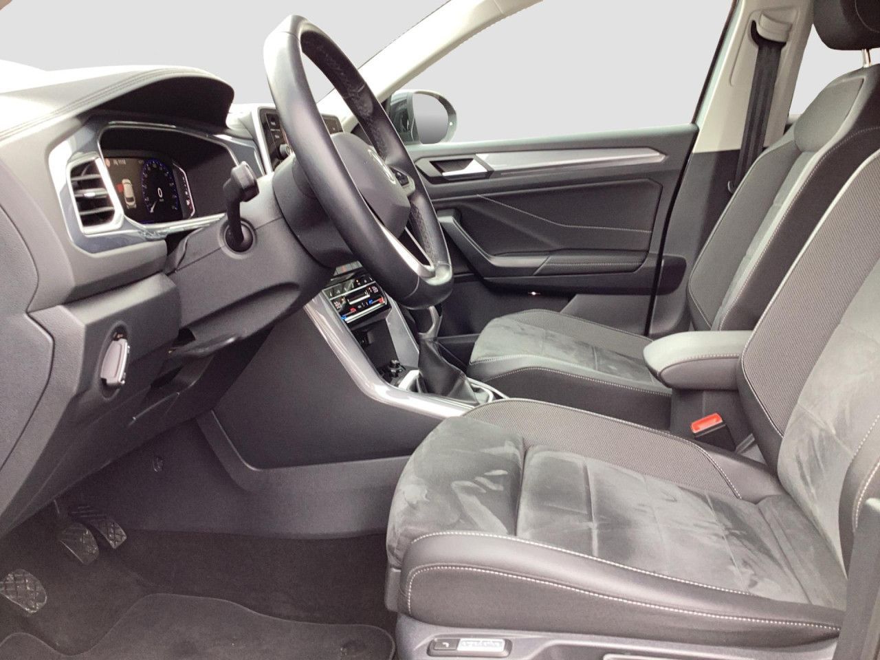 Fahrzeugabbildung Volkswagen T-ROC Style 1.5 TSI AHK Navi LED Standheizung