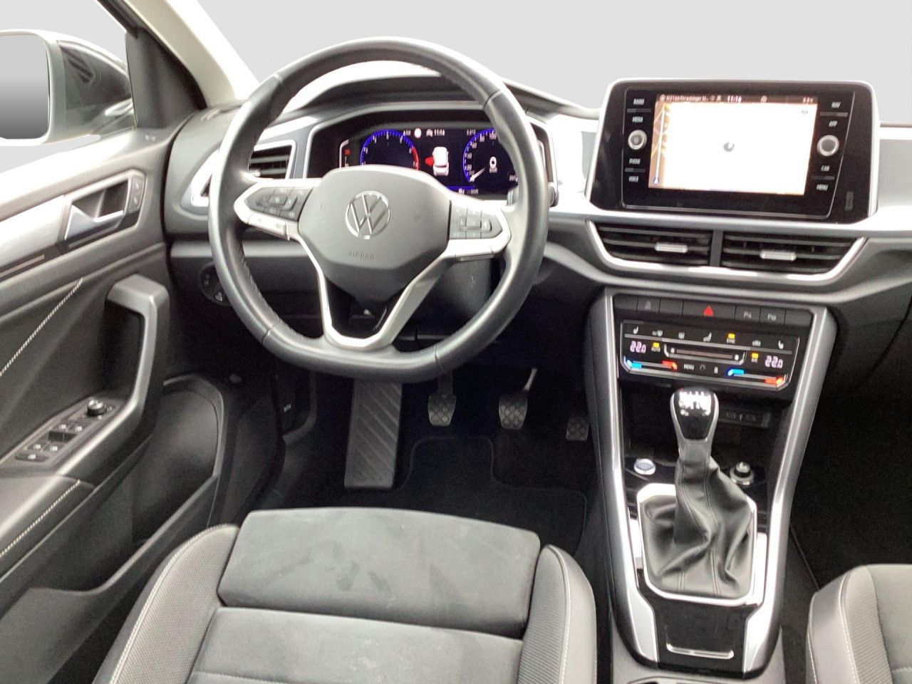 Fahrzeugabbildung Volkswagen T-ROC Style 1.5 TSI AHK Navi LED Standheizung