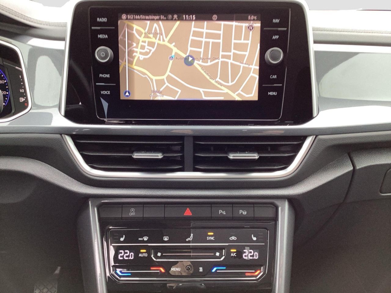 Fahrzeugabbildung Volkswagen T-ROC Style 1.5 TSI AHK Navi LED Standheizung