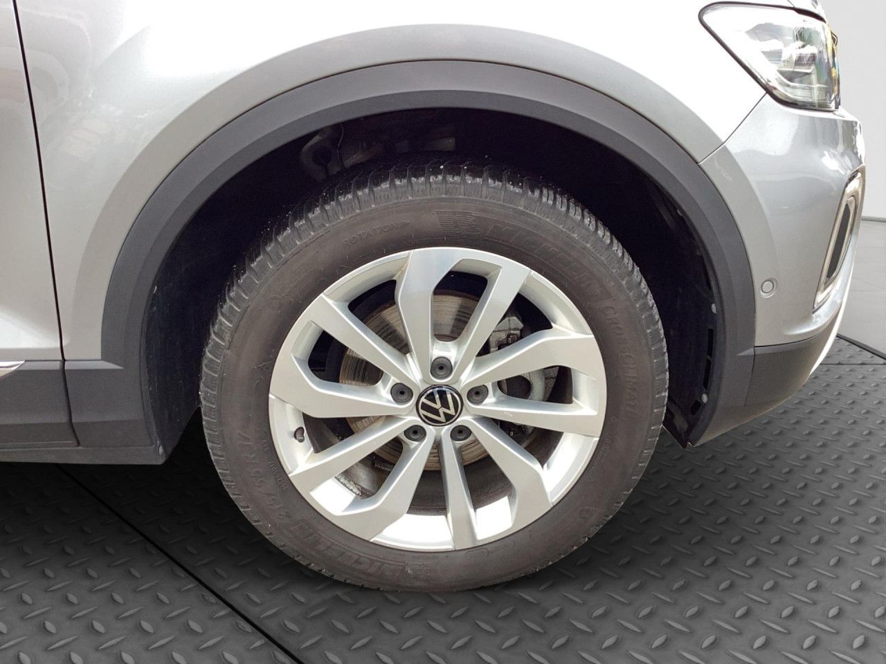 Fahrzeugabbildung Volkswagen T-ROC Style 1.5 TSI AHK Navi LED Standheizung