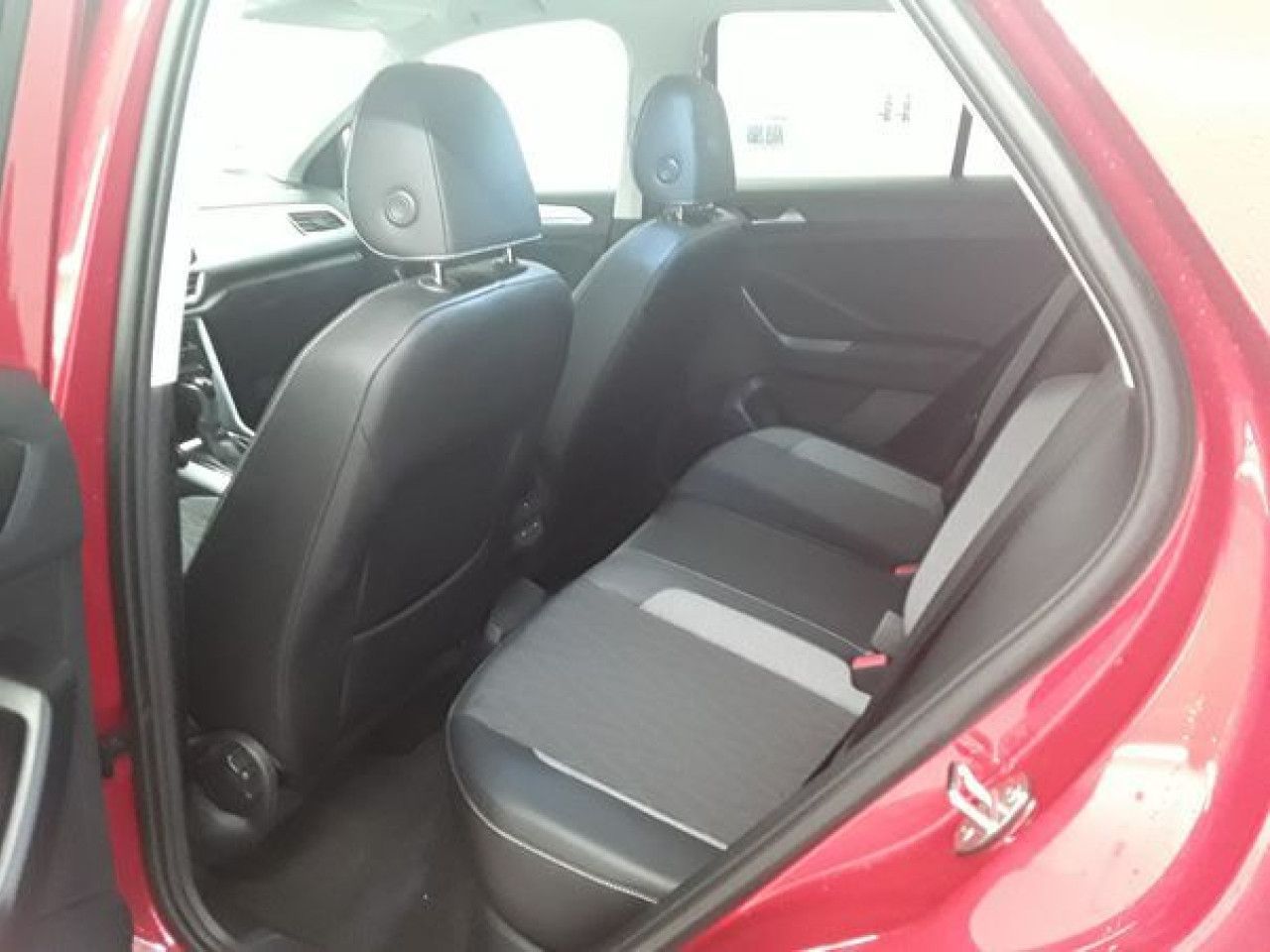 Fahrzeugabbildung Volkswagen T-ROC GOAL 1.5 TSI DSG Navi LED ParkAssist ACC