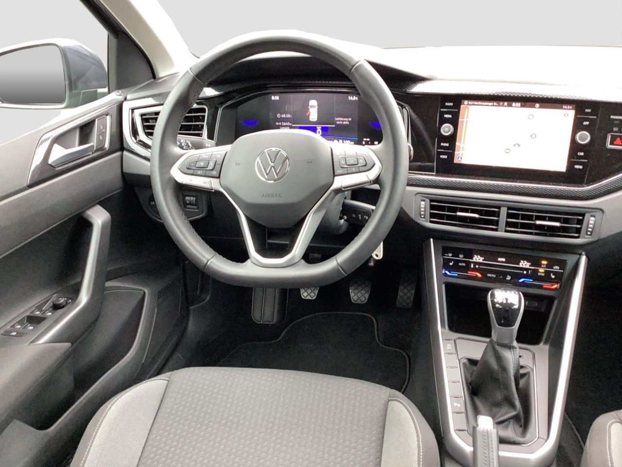 Fahrzeugabbildung Volkswagen Polo Life 1.0 TSI Navi LED ACC PDC SHZ Bluetooth