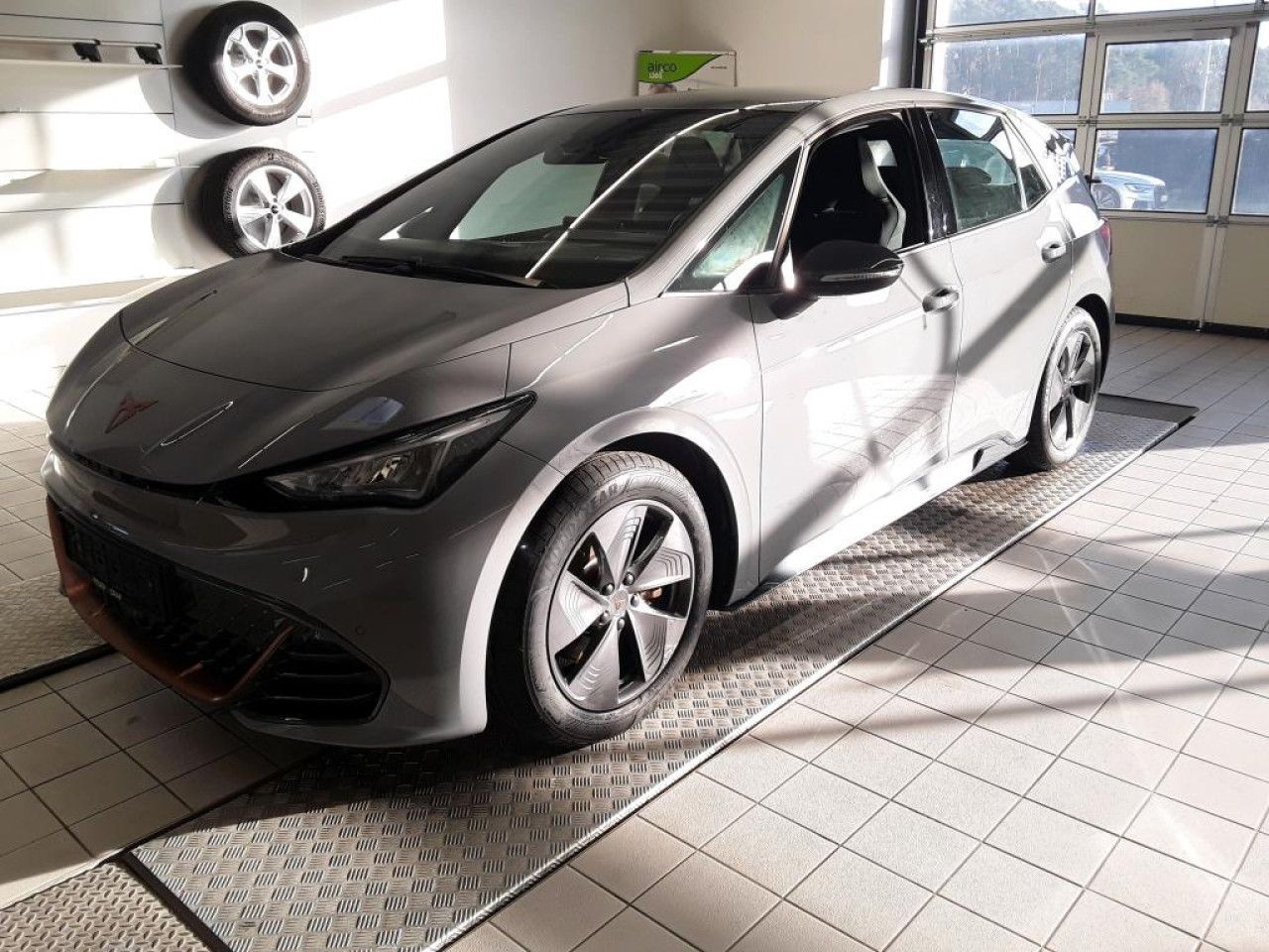 Fahrzeugabbildung CUPRA Born electric 62 kWh Navi LED Kamera ACC SHZ PDC