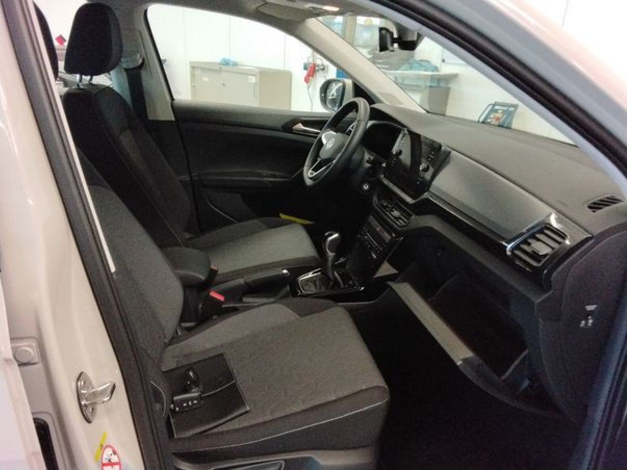 Fahrzeugabbildung Volkswagen T-Cross Life 1.0 TSI Kamera Navi LED Sitzheizung