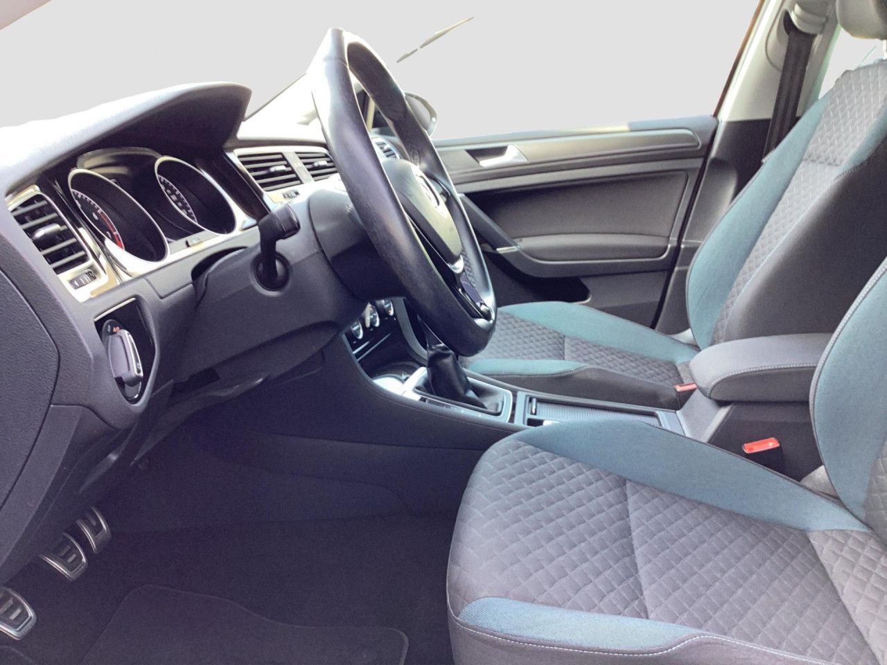 Fahrzeugabbildung Volkswagen Golf VII Comfortline IQ.DRIVE 1.0 TSI AHK Navi