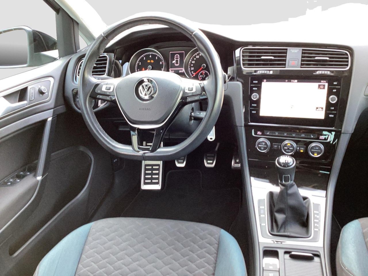 Fahrzeugabbildung Volkswagen Golf VII Comfortline IQ.DRIVE 1.0 TSI AHK Navi
