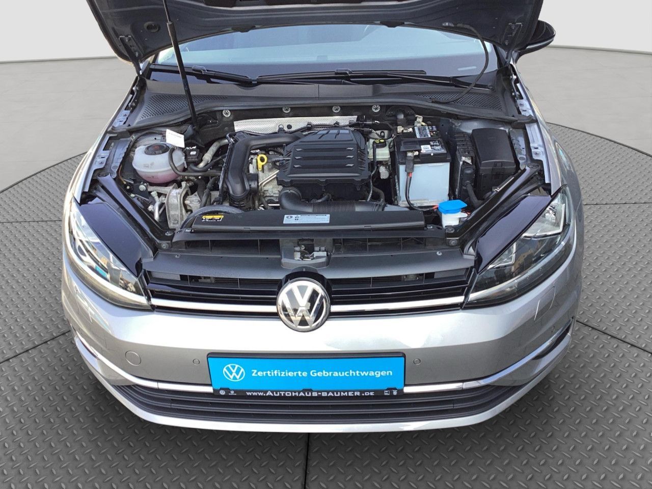 Fahrzeugabbildung Volkswagen Golf VII Comfortline IQ.DRIVE 1.0 TSI AHK Navi