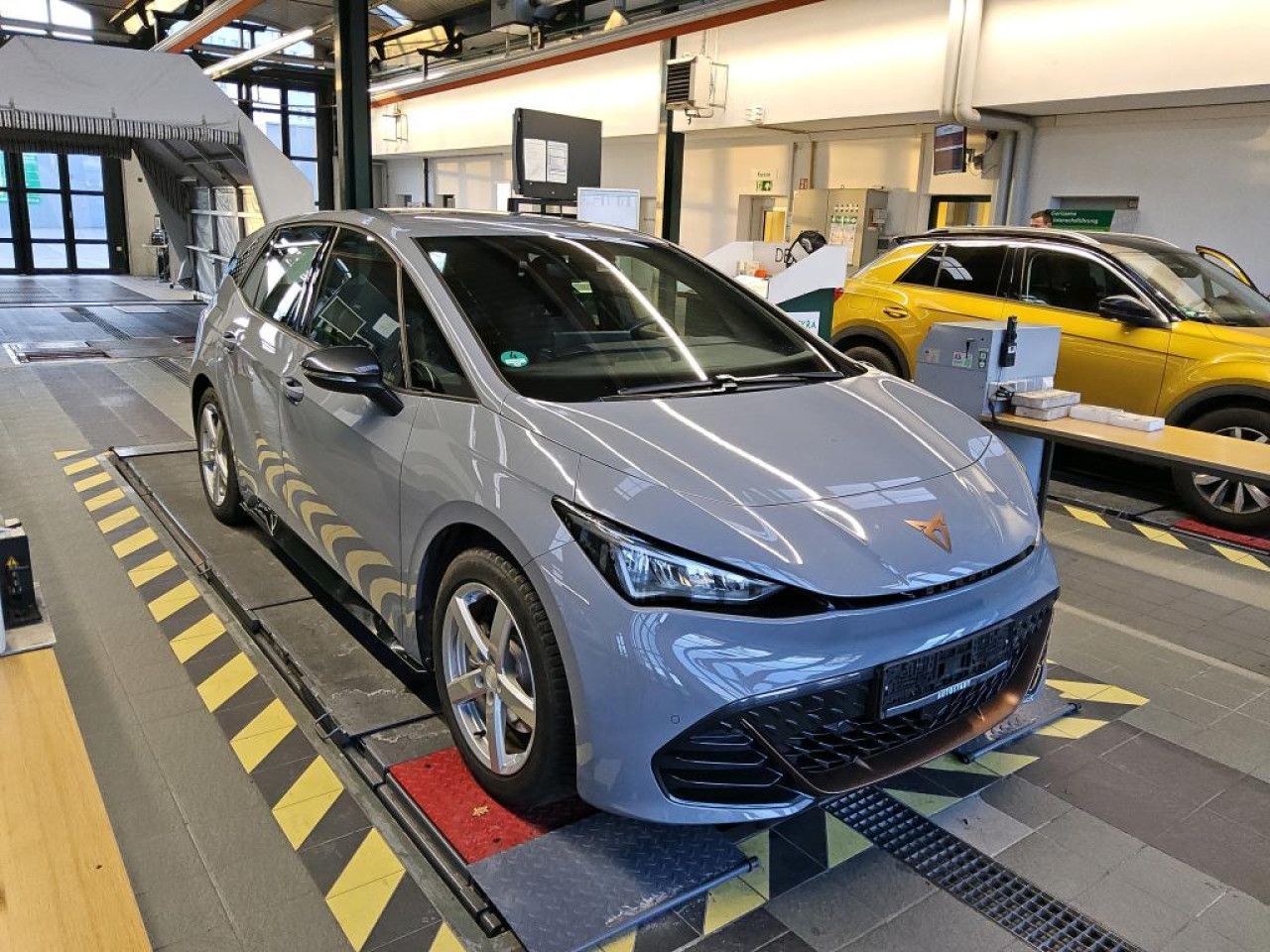 Fahrzeugabbildung CUPRA Born electric 62 kWh Kamera Sitzheizung Navi LED