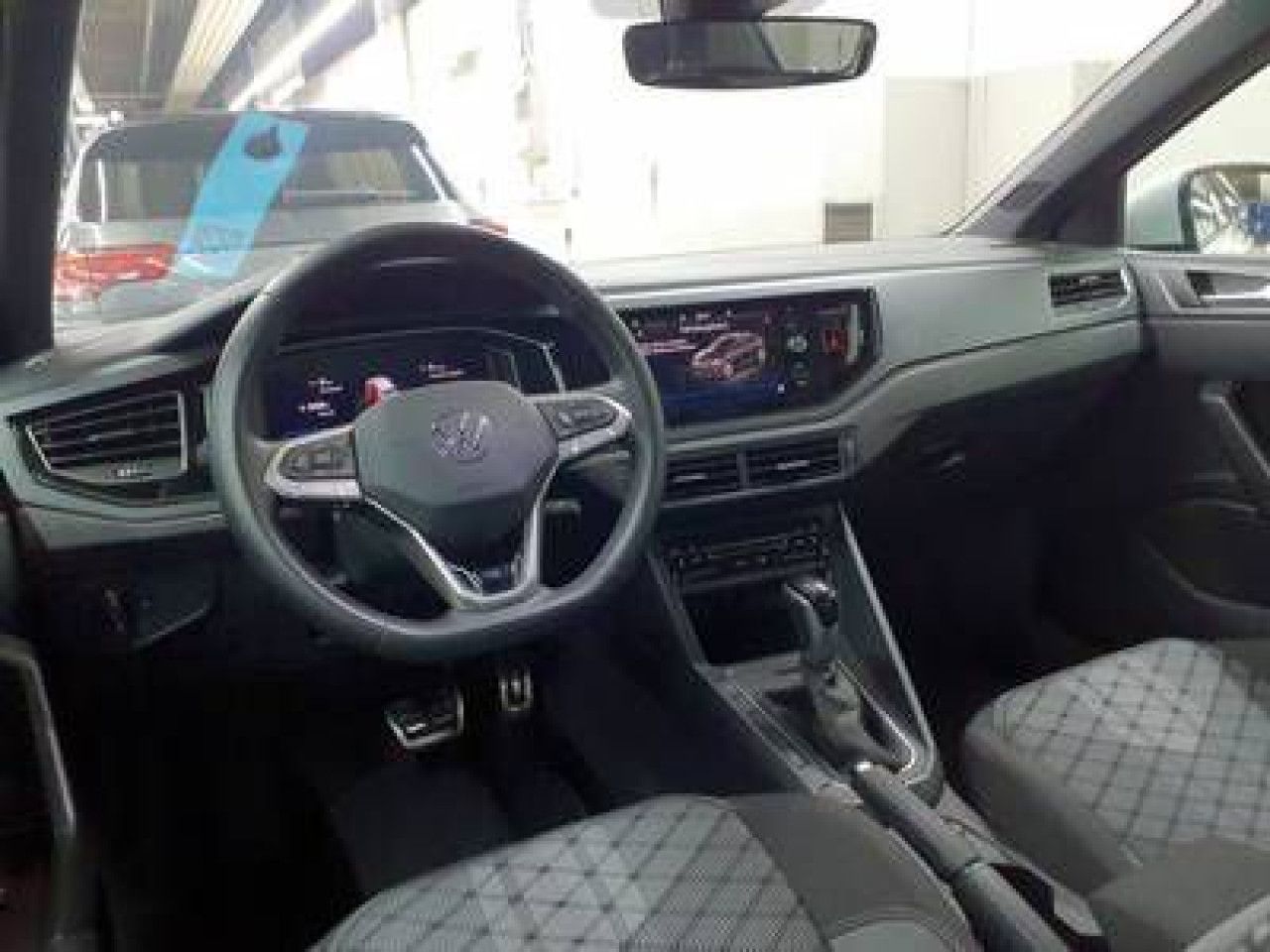 Fahrzeugabbildung Volkswagen Taigo R-Line 1.5 TSI DSG AHK Navi LED Kamera