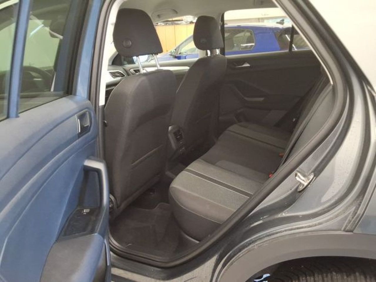 Fahrzeugabbildung Volkswagen T-ROC Life 1.5 TSI DSG Kamera LED Navi ACC SHZ