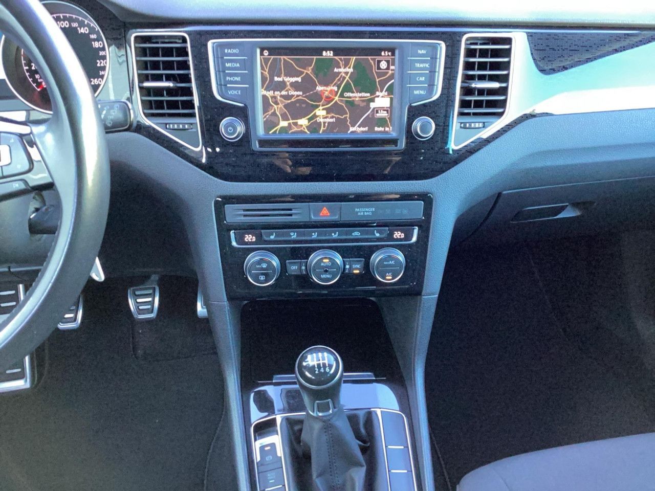 Fahrzeugabbildung Volkswagen Golf Sportsvan Sound 1.4 TSI Navi Climatronic