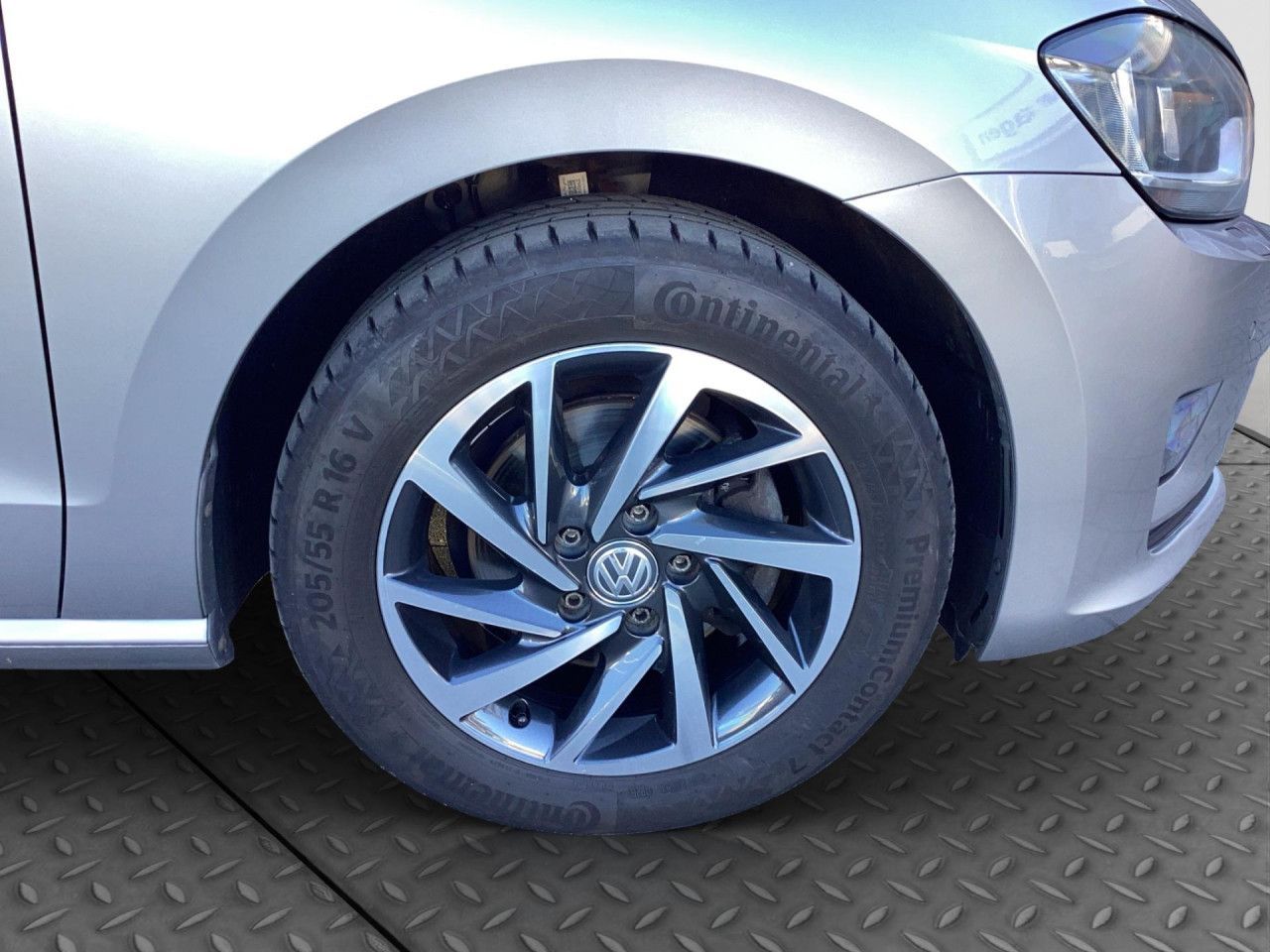 Fahrzeugabbildung Volkswagen Golf Sportsvan Sound 1.4 TSI Navi Climatronic