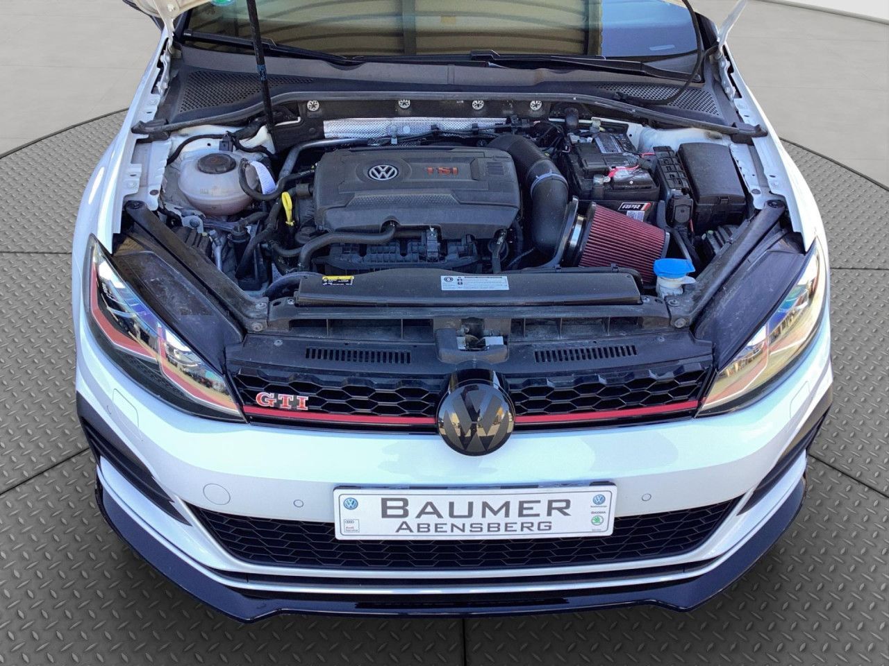 Fahrzeugabbildung Volkswagen Golf VII GTI Performance 2.0 TSI DSG LED NAVI