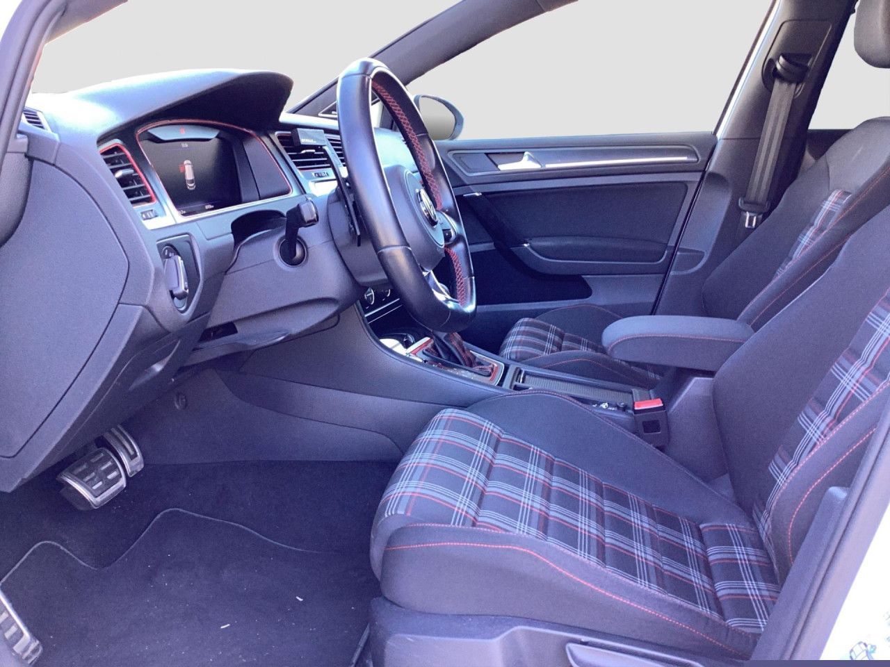 Fahrzeugabbildung Volkswagen Golf VII GTI Performance 2.0 TSI DSG LED NAVI