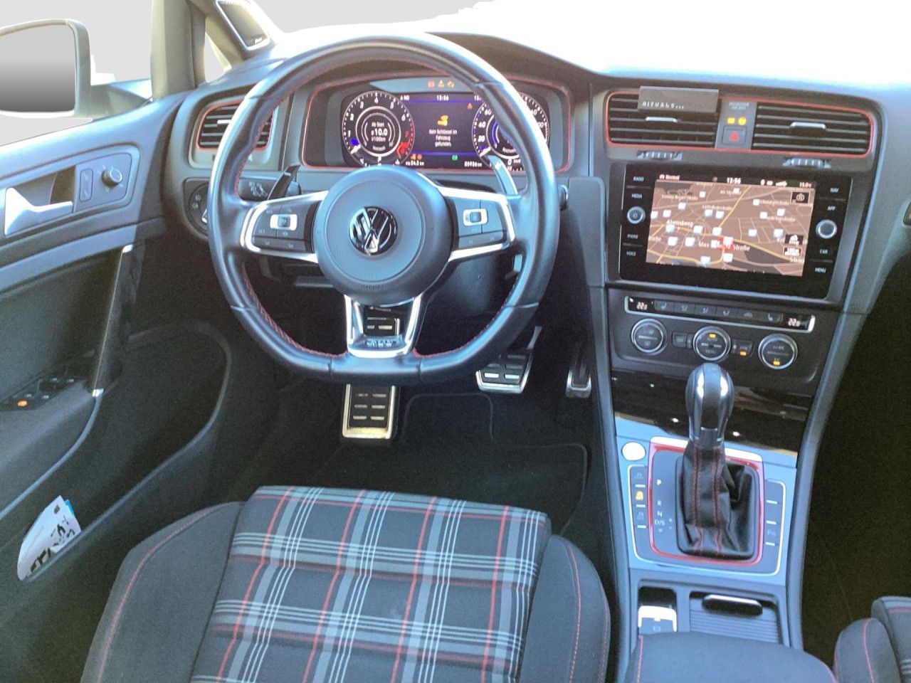 Fahrzeugabbildung Volkswagen Golf VII GTI Performance 2.0 TSI DSG LED NAVI