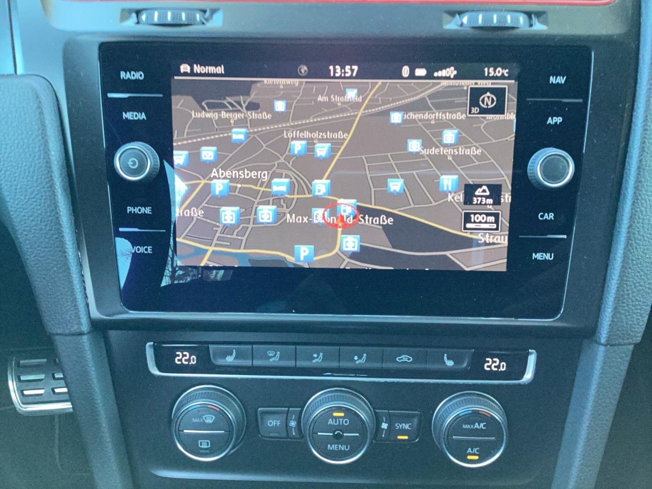 Fahrzeugabbildung Volkswagen Golf VII GTI Performance 2.0 TSI DSG LED NAVI